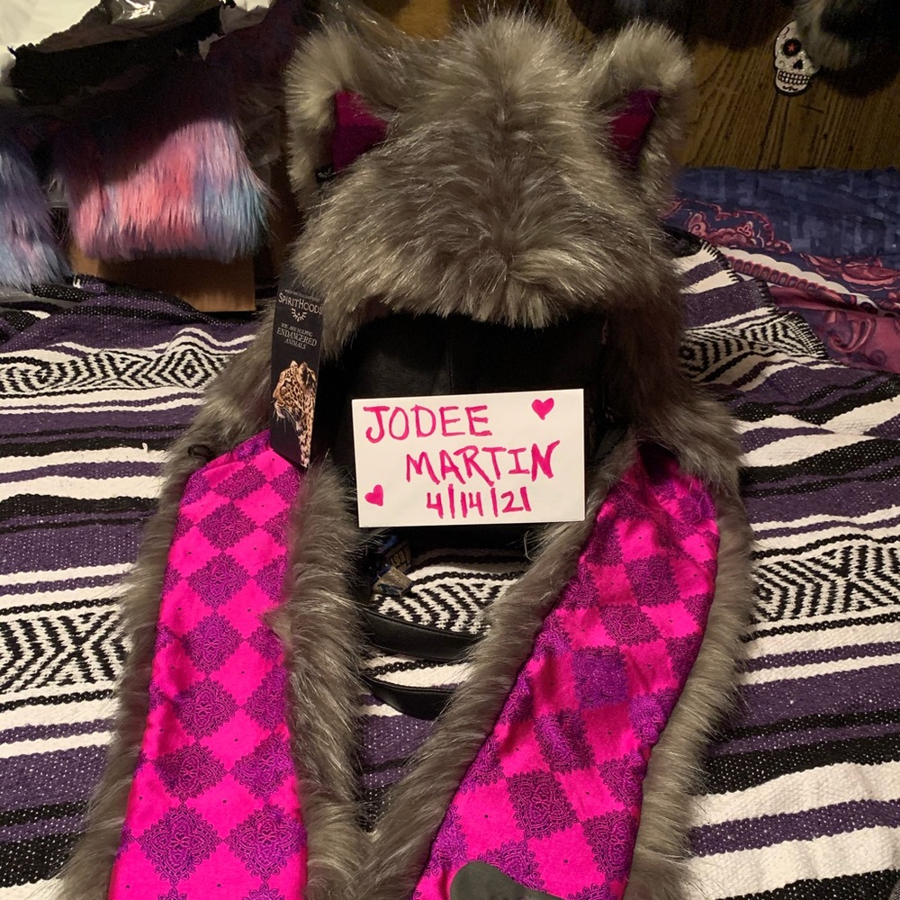 NWT LE Charcoal pink/purple wolf!